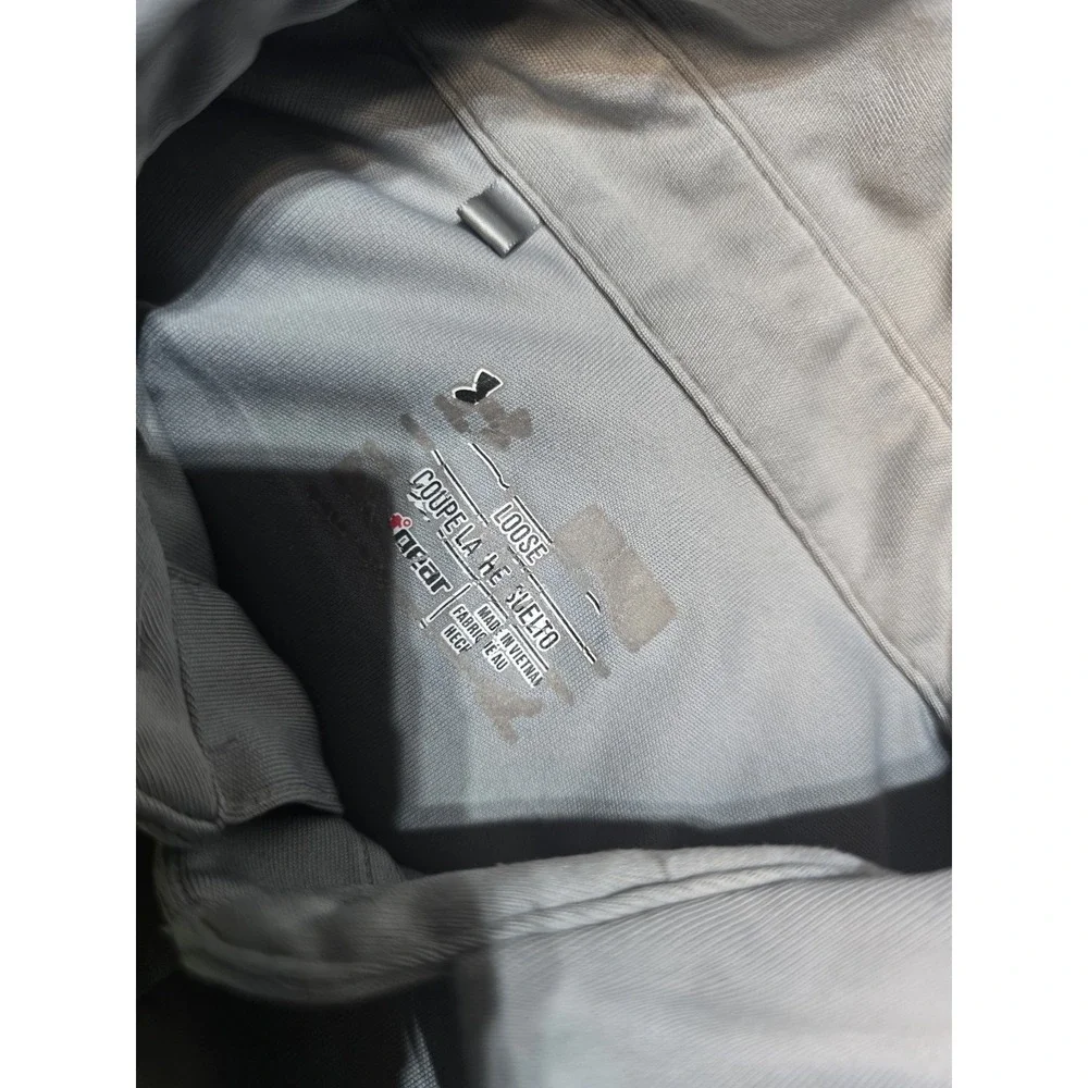 UNDER ARMOUR  Men's‎ Small Golf Polo Heat Gear Gray Multicolor Stripe Loose.
